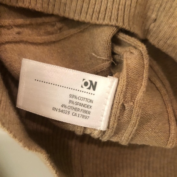 Small Women’s Old Navy V neck Sweater - Picture 3 of 4